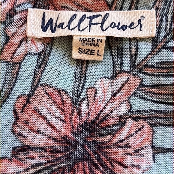 Wallflower Sleeveless Women’s‎ Top Shirt - Picture 3 of 4